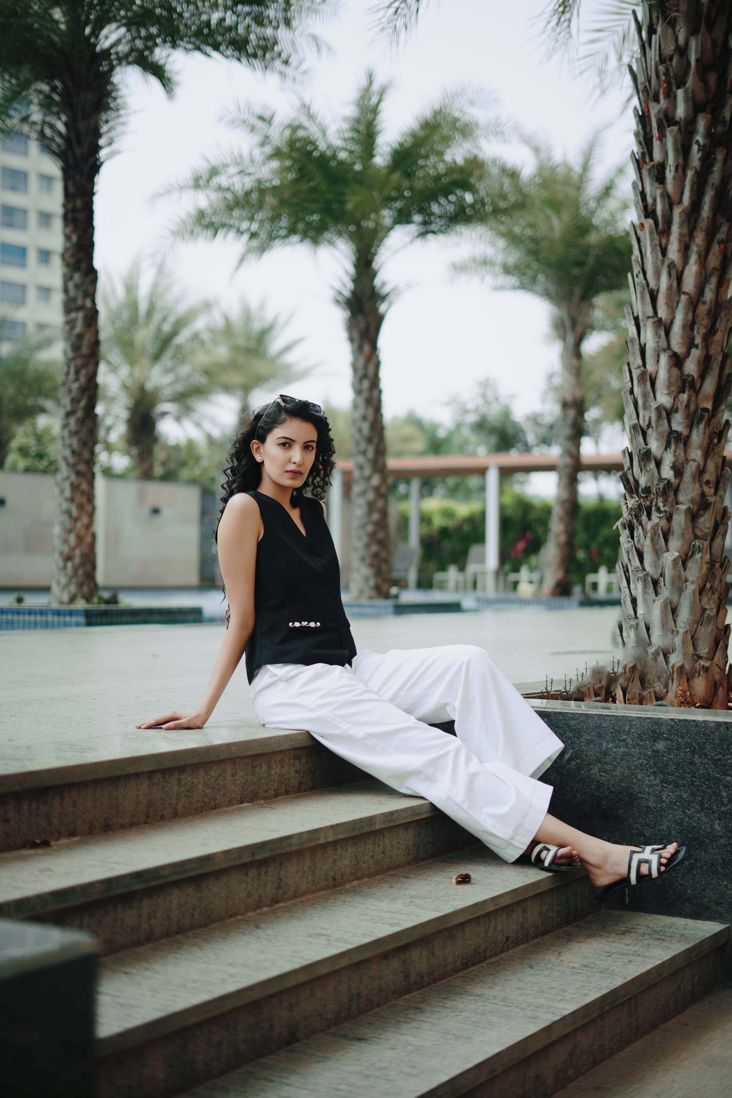 Kashida Waist Coat - Black