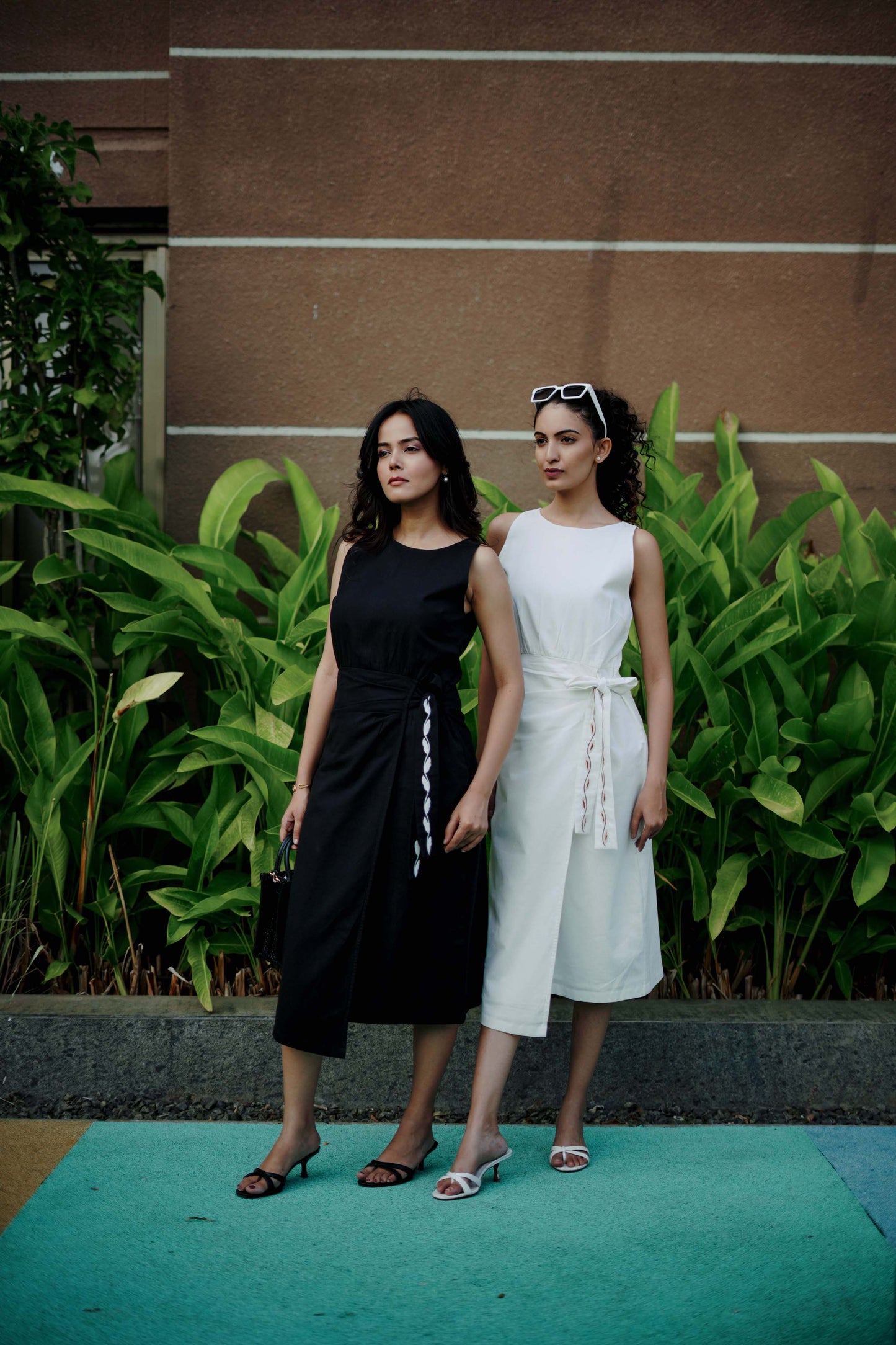 Aru Side Knot Dress - Black