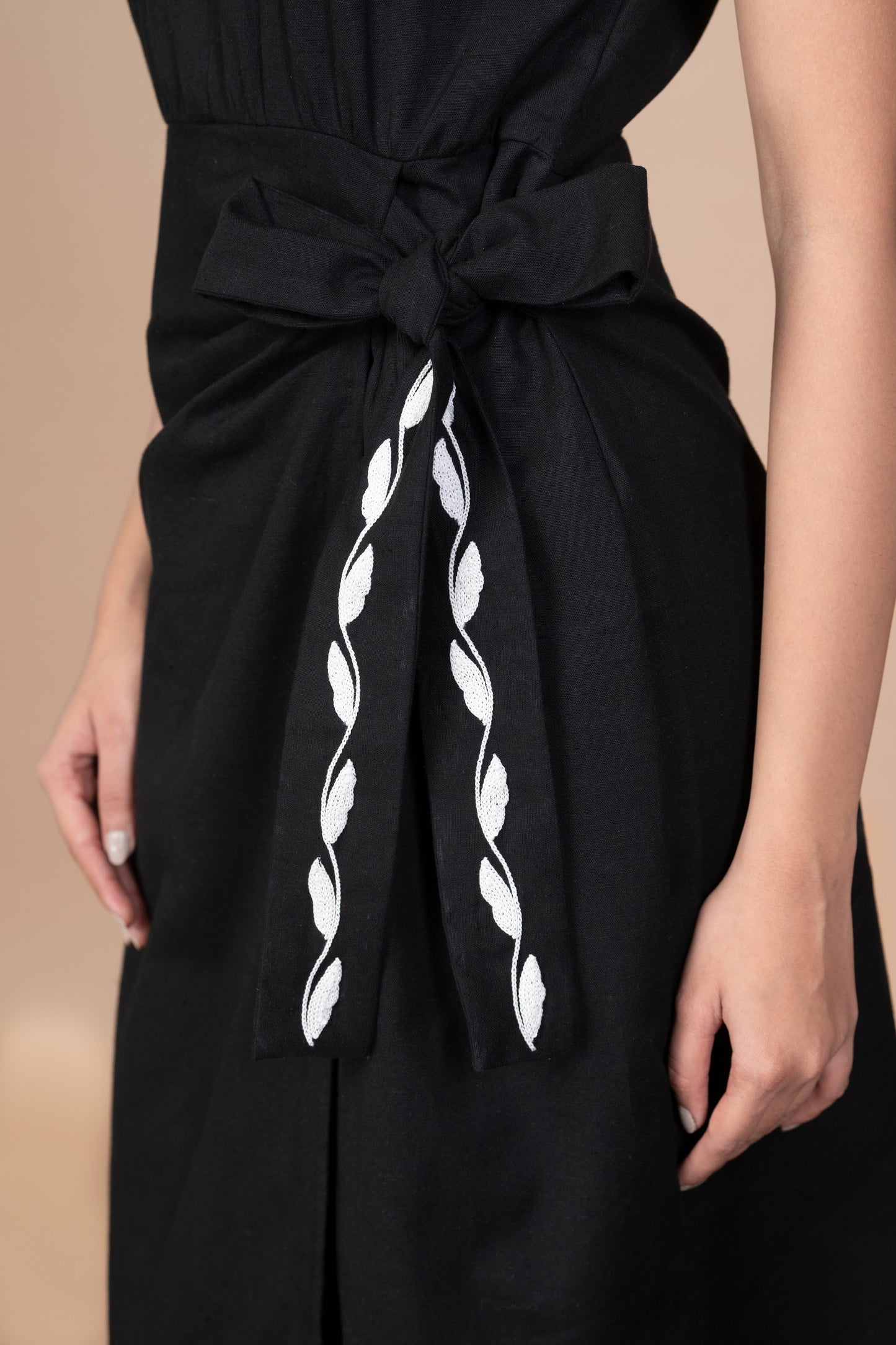 Aru Side Knot Dress - Black